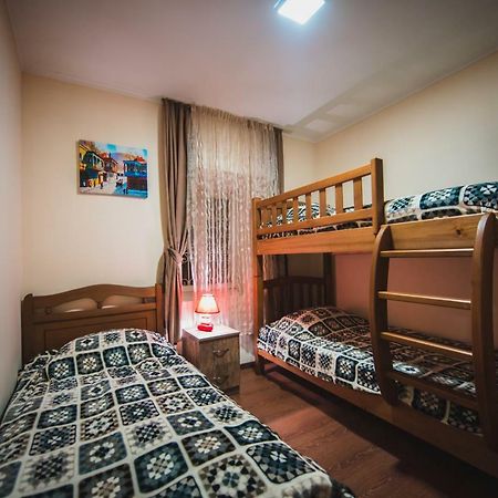 Cozy Apartment In Center Of Old Тбилиси Екстериор снимка