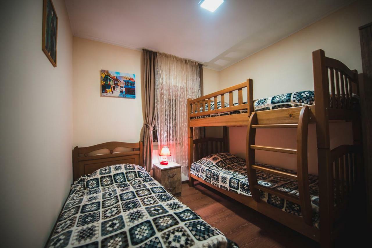Cozy Apartment In Center Of Old Тбилиси Екстериор снимка