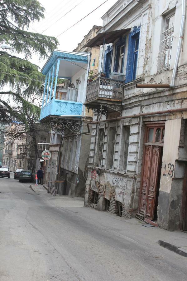Cozy Apartment In Center Of Old Тбилиси Екстериор снимка